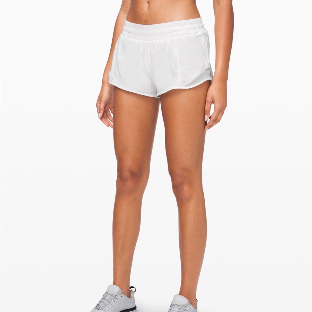 ISO WHITE HOTTY HOT SHORTS